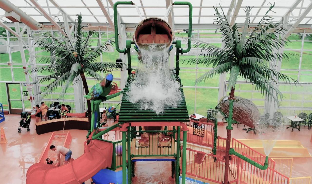 Resort Americana Waterpark & Niagara Falls