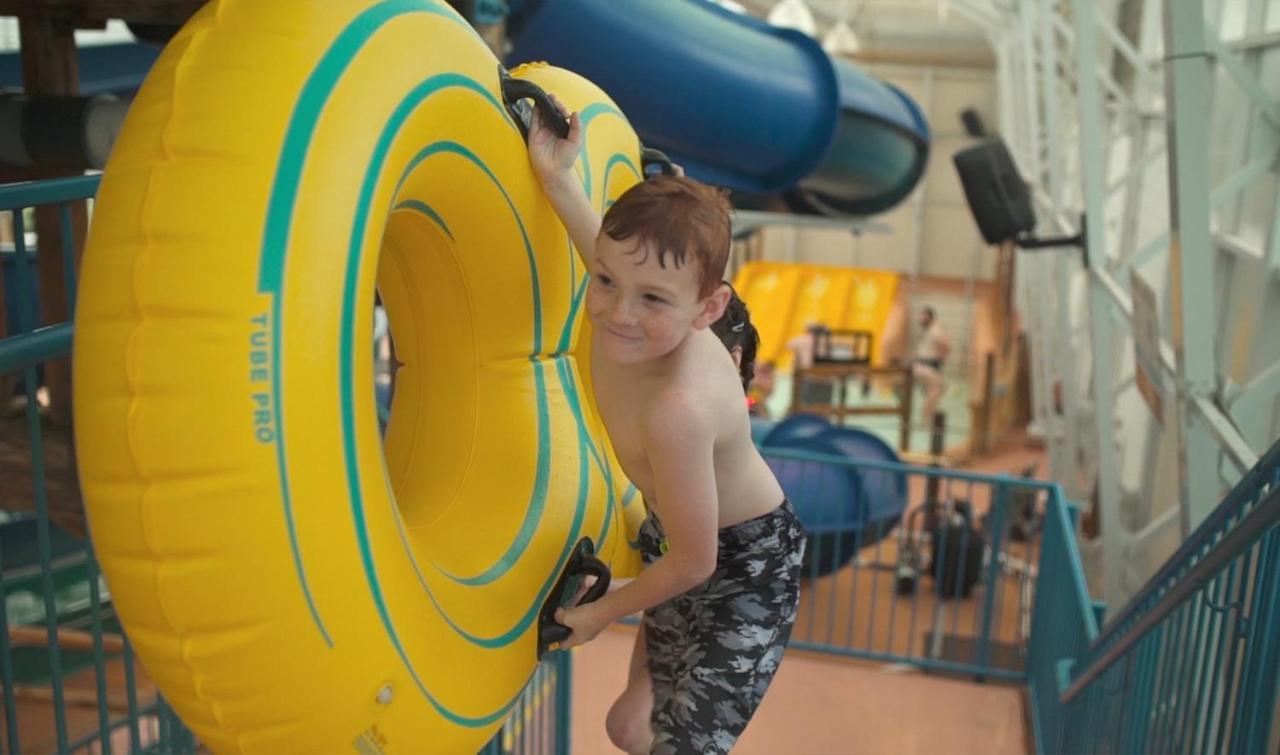Americana Waterpark & Niagara Falls