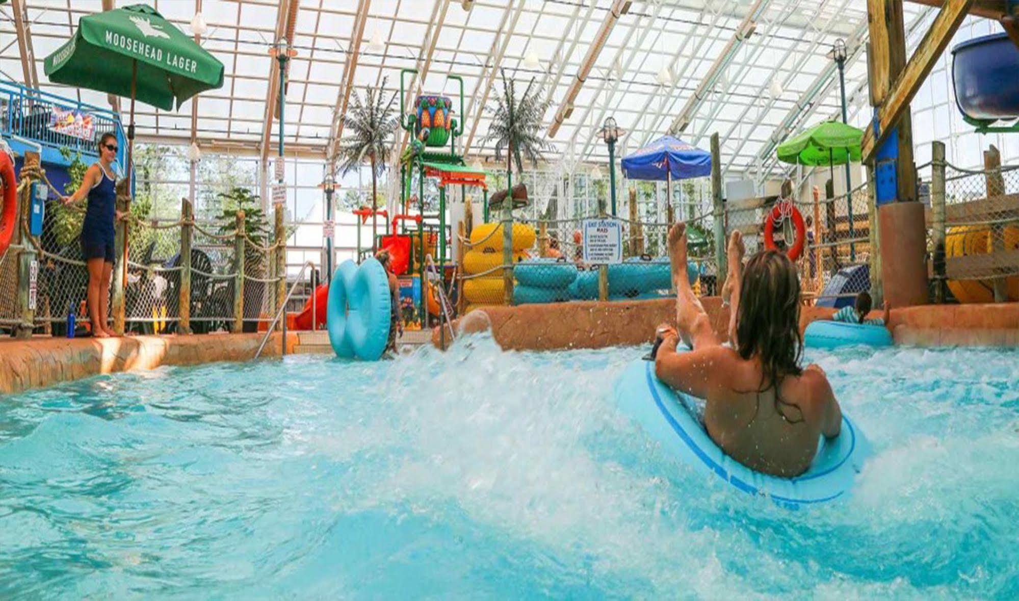 Americana Waterpark & Resort Niagara Falls